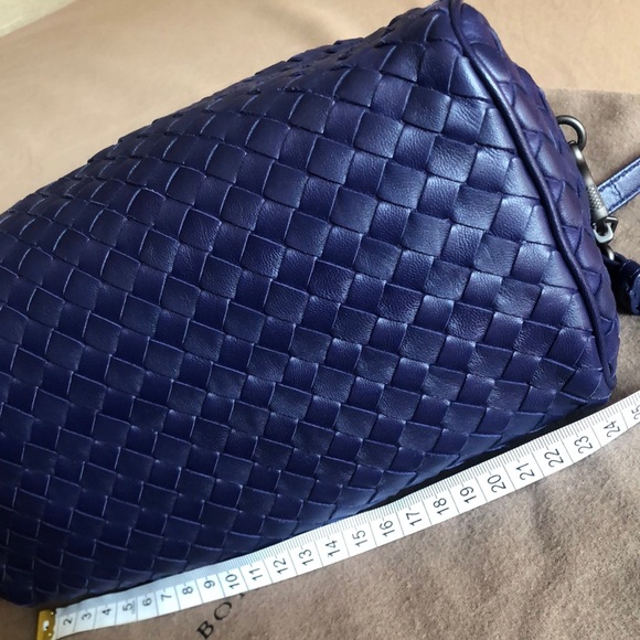 Bottega Veneta ( Like New) - Picture 11 of 13